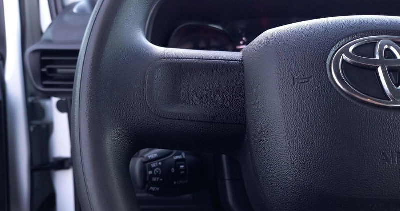 Toyota Proace City Verso cena 78900 przebieg: 127450, rok produkcji 2021 z Luboń małe 379
